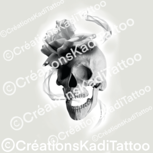 Tatouage réaliste tête de mort rose fumée